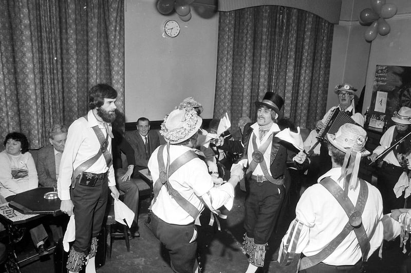 Mansfield's Belle Vue pub on Stockwell Gate closed in 1980, and was demolished to make way for the ring road. Morris Dancers danced from the Belle Vue to The White Hart for the occasion.
