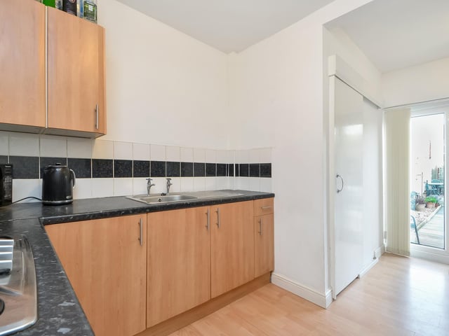 Guide price of £265,000. Marketed by Town & Country. For more info: https://bit.ly/2FFUlOp
