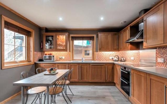 Fixed price £385,000