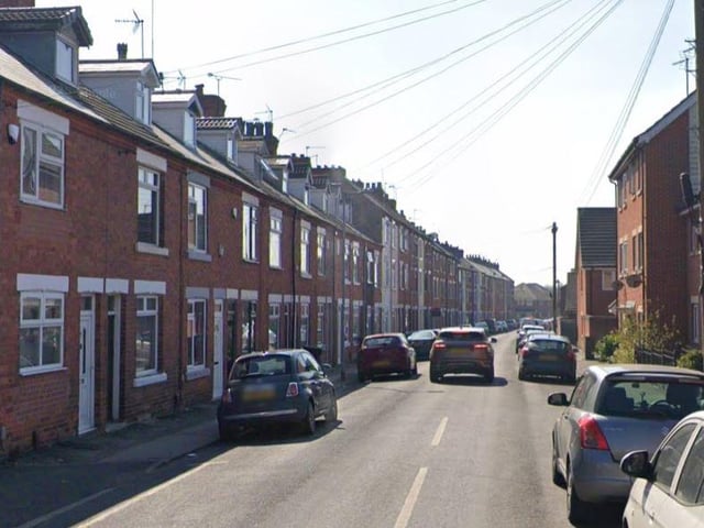 The average price in the NG17 5AD postcode area of Silk Street was £87,375 from four sales.