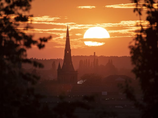 A beautiful shot across Mansfield rooftops.