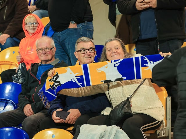 Mansfield Town were unable to bag all three points despite Oxford being reduced to nine men for the closing stages.