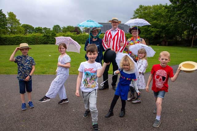 Centre back is Steven Adby of ‘Partake History’, with staff and pupils from St Mary’s C of E Primary School in Edwinstowe