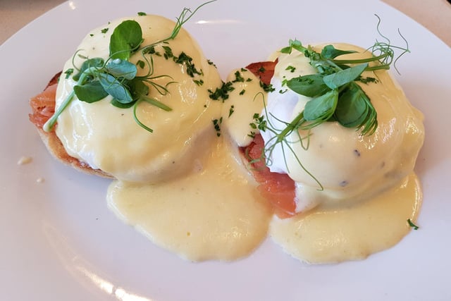 Fantastic homemade meals at reasonable prices, with a view over the Harbour, The Sand Bar is renowned for tasty, affordable breakfasts, lunches and cake.