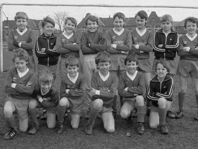 The football team from Sutton School in Mansfield in 1986.
