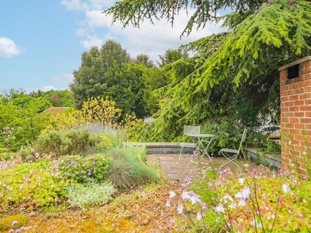 Another quiet seating area at the heart of nature.