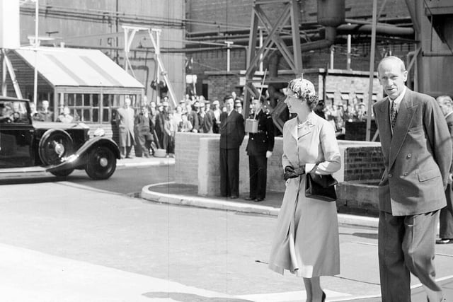Queen Elizabeth II at Grangemouth during her tour of West Lothian