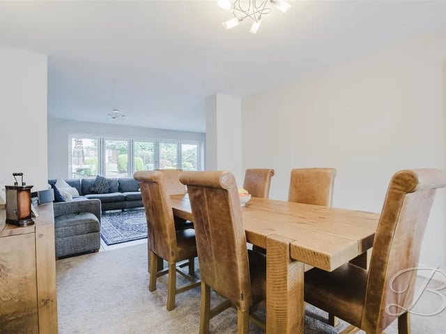 Flexible area offering plenty of space to accommodate your preferred dining furniture.