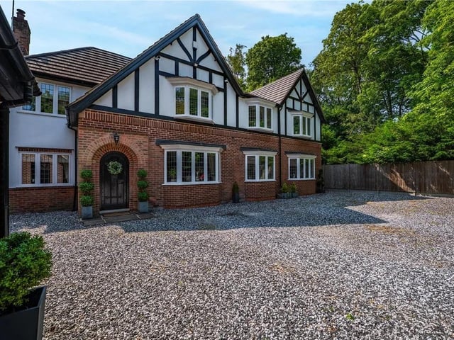 This beautifully presented and substantial sized family home is one that's not to be missed. Situated in the prime location of Nottingham Road and a very short distance to Newstead Abbey Park. This property really does have it all to offer, fantastic versatile living space, well proportioned rooms, ample parking, triple garage, large plot and a one bedroom self contained annex.