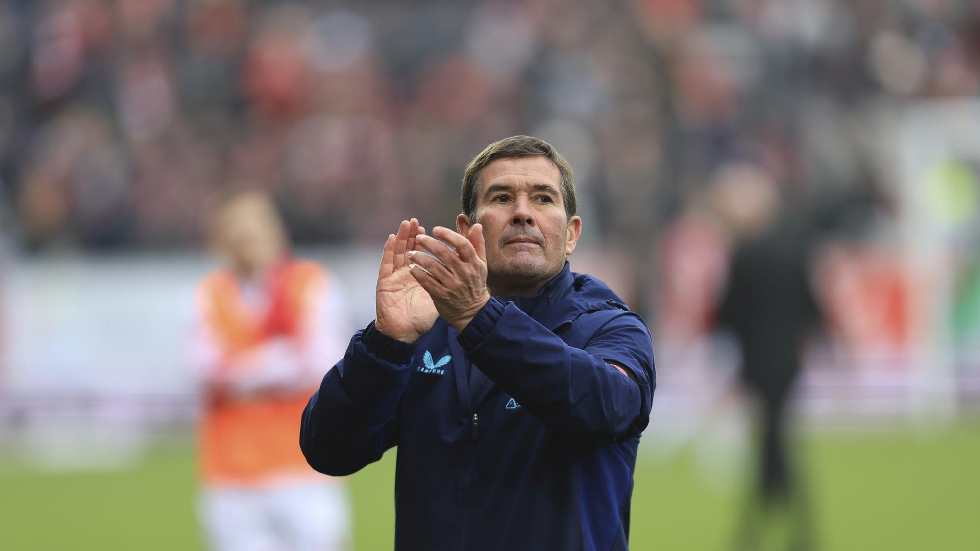Mansfield Town ist dank der kontinuierlichen Verbesserung unter Nigel ...