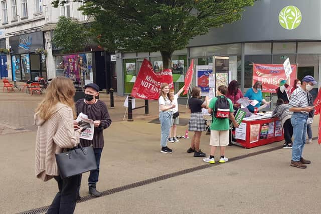 Residents spoke to socialist party members about the campaign