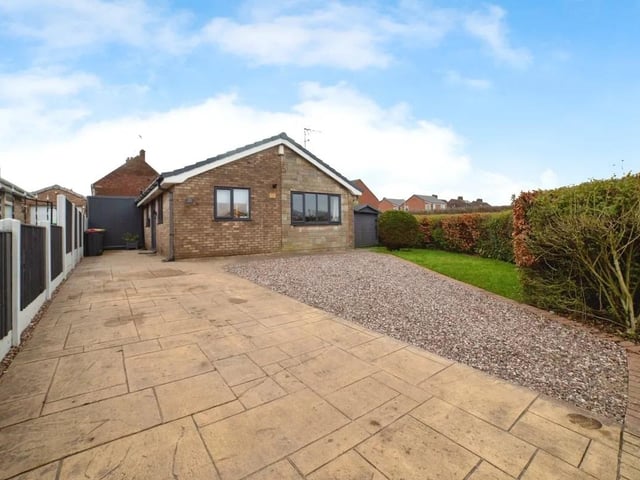 This absolutely stunning property has undergone a full refurbishment programme, including a thoughtfully designed extension, resulting in a home that feels light, airy, and effortlessly modern throughout. Situated in a highly sought after residential location, it offers stylish living with the benefit of no upward chain.