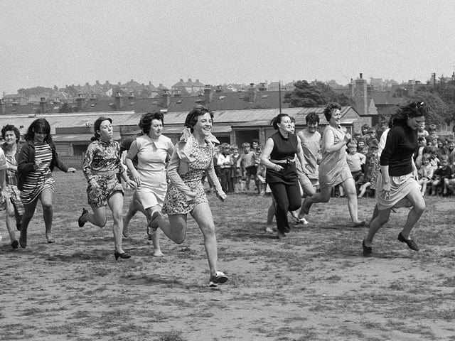 Parents race this time for Newgate Lane School - recognise anyone here from the early 70s?