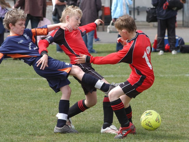 Dalestorth Colts (Blue) v Skegby Colts in 2007.