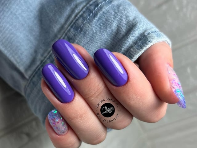 DM Nails Mansfield has a five-star rating on Google. You can find more information at www.facebook.com/DMNailTechMansfield.