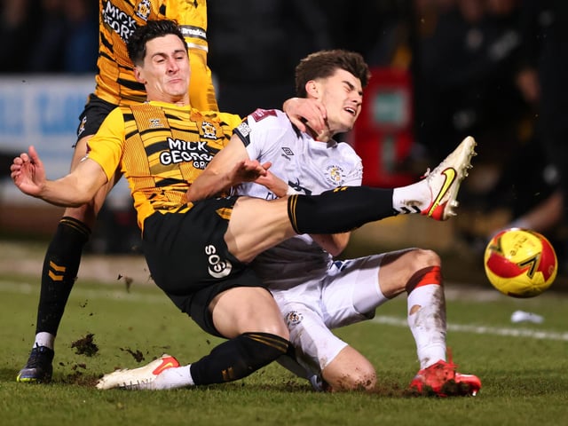 Cambridge United	405	137	106	162	-35	507
