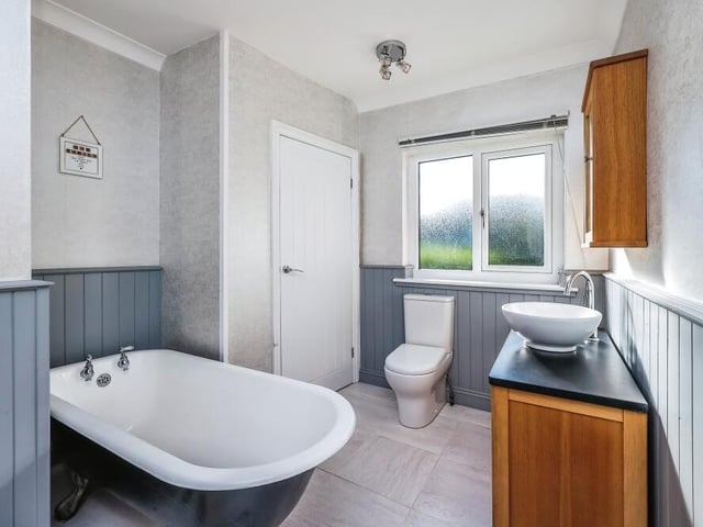 Three of the four bedrooms at the Bagthorpe beauty are blessed with en suite facilities. Here is the excellent bathroom that can be accessed from the master bedroom.