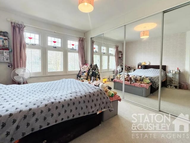 The property boasts 6 bedrooms.