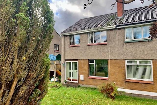 3 bedroom semi detached house in Bishopbriggs.
Average house price in East Dunbartonshire - £228,286.