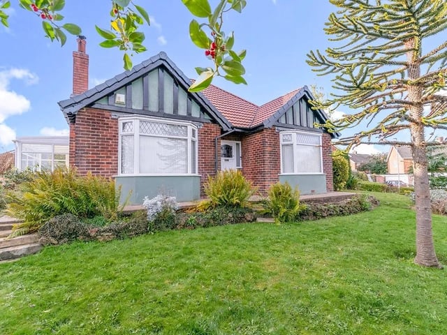 Rare Rental Opportunity!… This super 3 bed detached bungalow is available now. Highlights include: - driveway with ample parking, double garage with remote door, wood burning stove, combi-boiler and an extra shower room. Contact Warrens Estate Agents 01623 889147.