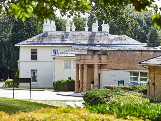 Set on 26 acres of landscaped grounds, this Georgian country house conference hotel is the perfect place for a Christmas do? Set within the landscaped grounds of this beautiful Nottingham hotel venue, the customisable function rooms provide the perfect backdrop to make your Christmas party unforgettable.