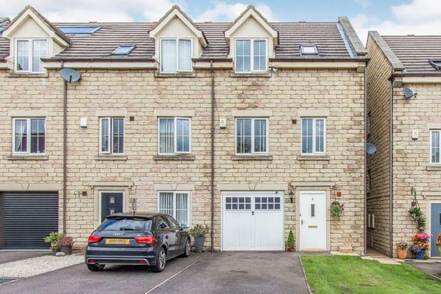This three bedroom town house has a large modern kitchen diner, balcony and a modern garden for entertaining. Marketed by Housesimple, 0113 482 9379.