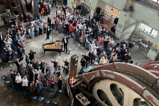 Chris Miggells, pictured with audience members, at his sold-out concert at Clipstone Headstocks. Photo by Stu Mills.