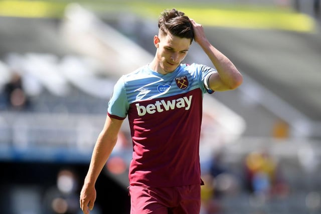 Manchester United have joined the race for West Ham United midfielder Declan Rice - and are prepared to push Chelsea all the way for his signature. (Football Insider)