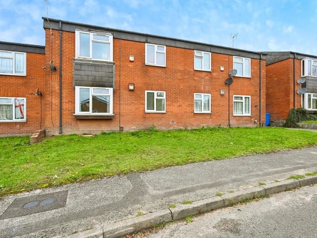 A well-presented ground floor apartment which is situated in an ideal location close to a large supermarket and amenities. Ideal for investors, first time buyers, or those seeking a bungalow alternative. The property offers a spacious lounge, a modern and well maintained kitchen, a good sized bedroom, and a contemporary wet room. Outside there is resident parking for added convenience. With an estimated rental income of £550 pcm.