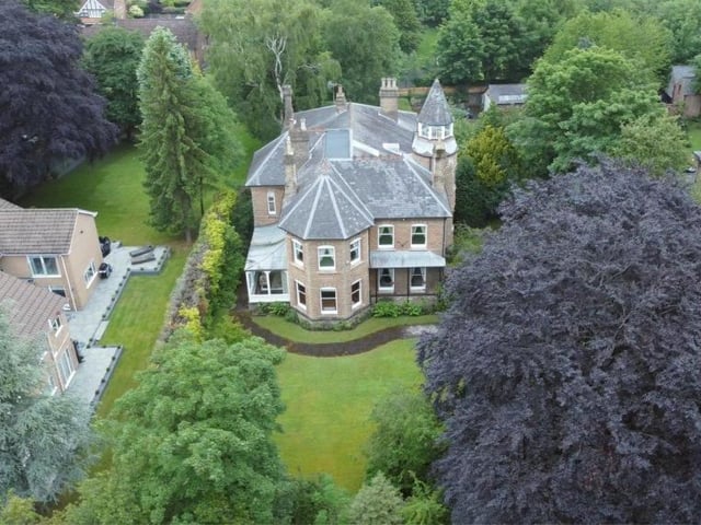As we say farewell to the Crow Hill Drive mansion, lets's take a deep breath as we marvel at this aerial shot, which shows the property in all its glory. What a sight!
