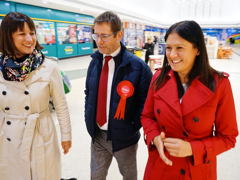 Labour’s Shadow Chancellor Rachel Reeves and Shadow Secretary of State for Levelling Up Housing and Communities Lisa Nandy visit Mansfield High Street with Mayor Andy Abrahams to see what work is being done to support shops and small businesses and to talk about a Labour government’s plans to revitalise Britain’s high streets.