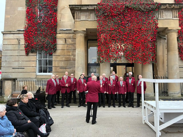 Music was provided by the Mansfield & District Male Voice Choir.