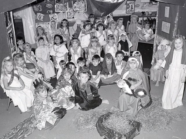 1992 Mansfield Berry Hill Nursery Nativity