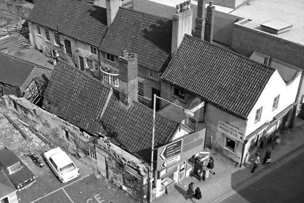 The King's Head on Stockwell Gate, Mansfield, closed in the 1970s'.