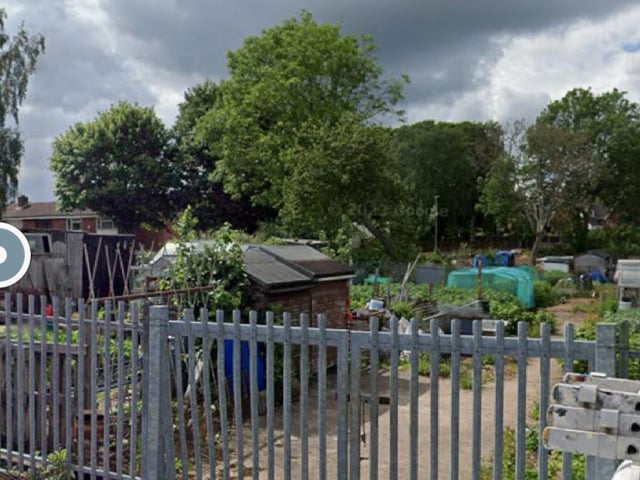 Birding Street Allotments has a 4 star rating on Google reviews.