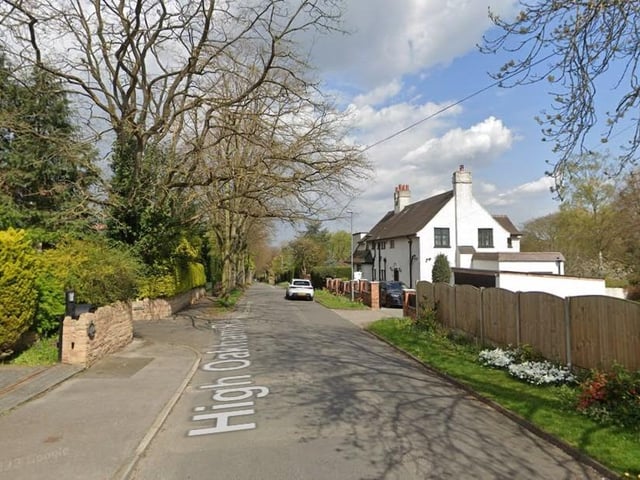 On High Oakham Road, Mansfield, NG18 5AJ, 13 houses sold for an average of £514,076.