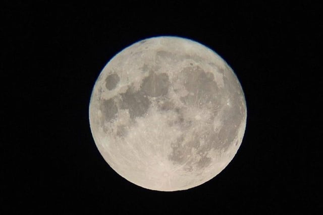 Mansfield resident, Raven Oakton, shared this detailed photo of the year's final supermoon.