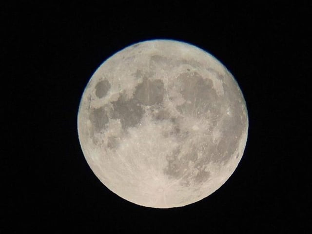 Mansfield resident, Raven Oakton, shared this detailed photo of the year's final supermoon.
