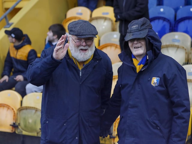 Mansfield Town suffered a fifth straight League One defeat after being beaten by Huddersfield.