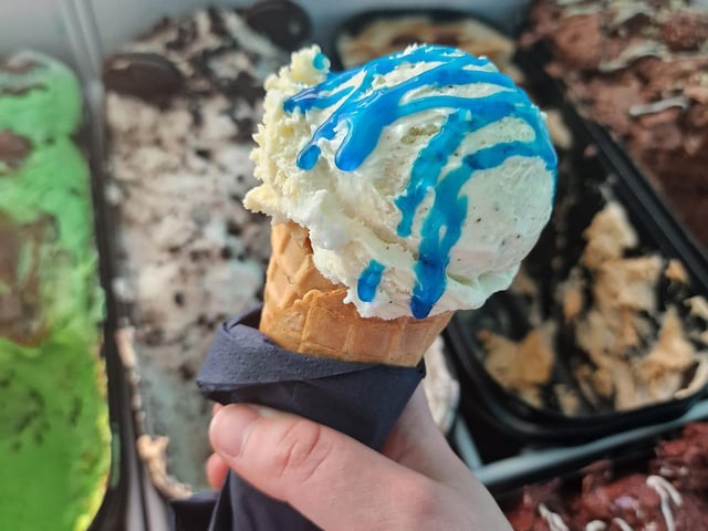M&M's Dessert's at Ratcliffe Gate has a 4.1 star rating.