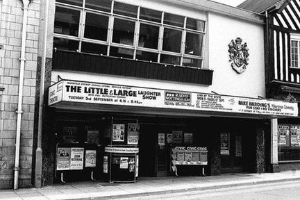 Here is Mansfield Palace Theatre back in the 80s, when it was known as the Civic Theatre.