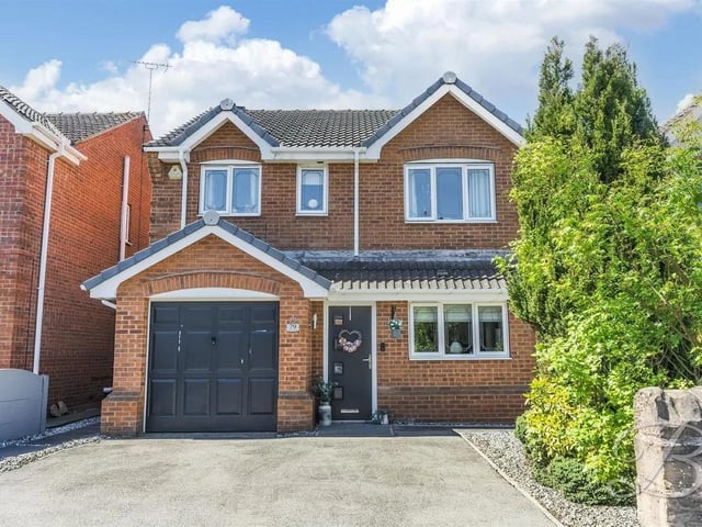 A beautifully maintained four-bedroom detached house offering spacious and versatile accommodation, ideal for modern family living. The property features a stylish, contemporary kitchen designed for both everyday use and entertaining, alongside comfortable living spaces throughout. Outside, a generous garden provides excellent space for relaxation and outdoor activities. Additional benefits include off-street parking and a garage, ensuring both convenience and practicality