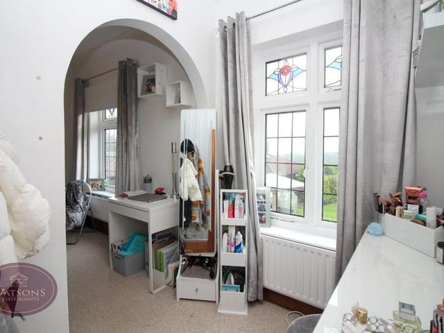 .......And here is the dressing area we were talking about, through the open archway.