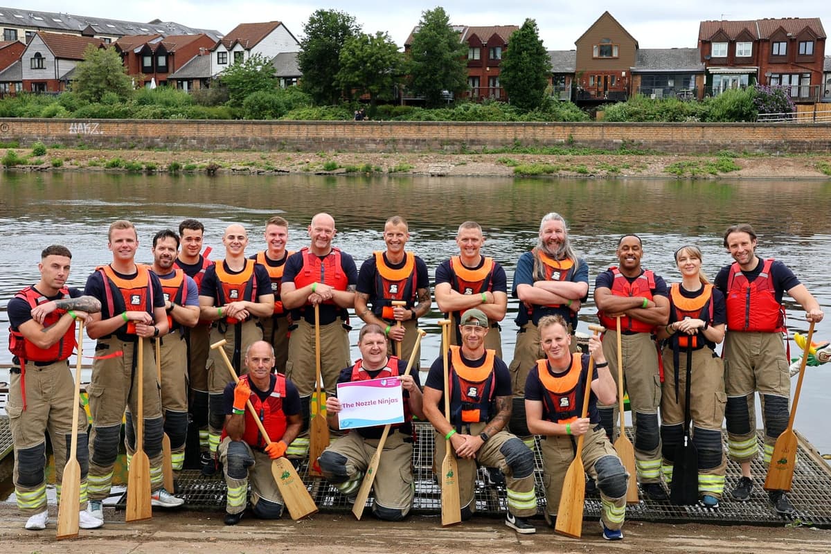 Die „Düsen-Ninjas“ der Feuerwehr Nottinghamshire erringen den Sieg im ...