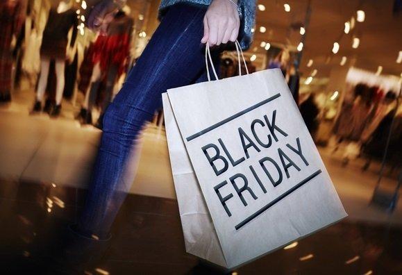 A Sheffield Shopper in 2016 getting a Black Friday deal