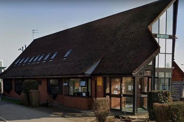 There were 423 survey forms sent out to patients. 106 patients rated their overall experience. Of these, 63% describe their overall experience of this GP practice as good, with 36% rating it very good and 28% fairly good.