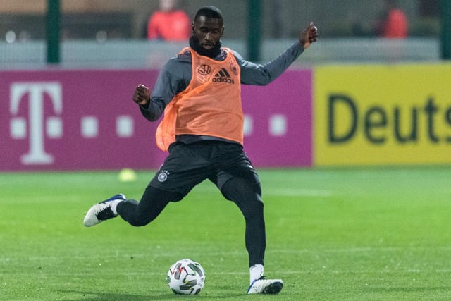 Chelsea defender Antonio Rudiger is keen on a move to Barcelona. The Germany international has fallen down the pecking order at Stamford Bridge and could be on the move in January.  (Sport)

Photo: Boris Streubel/Getty Images