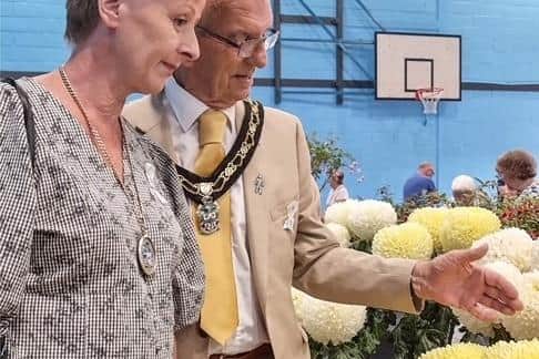 The Mayor of Broxtowe and his consort admiring the chrysanthemums. Photos by Lesley Grand-Scrutton, of the Beauvale Photographic Society.