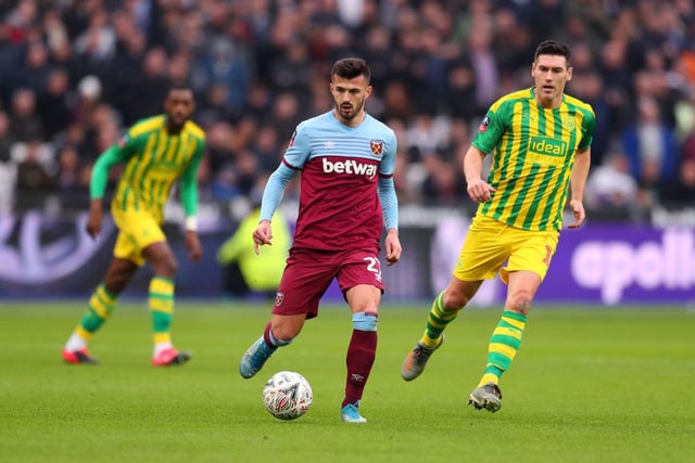Albian Ajeti is in advanced talks with Celtic as his £5.5million loan-to-buy deal from West Ham nears completion. Neil Lennon is in the market for a striker with discussions having taken place with the Swiss international and free agent Steven Fletcher. (Football Insider)