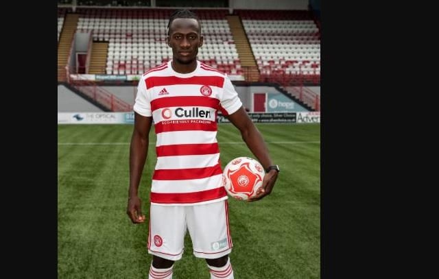 Another nice Adidas design with a safe option for Hamilton. Kept the red and white stripes for tradition with a very nice collar. Sponsor adds to the kit, nice but a little off some of the other kits.